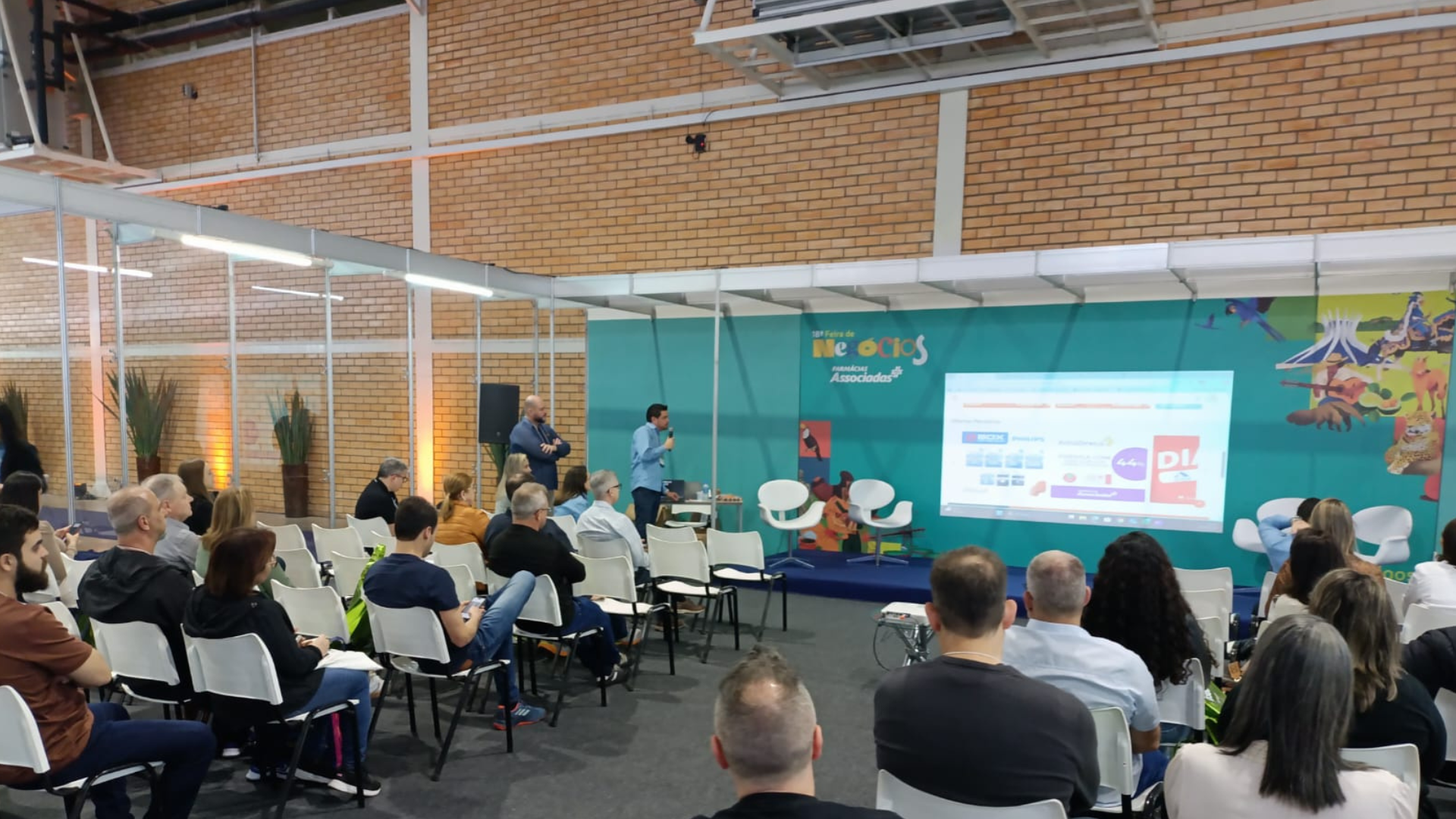 Case Farmácias Associadas - campanhas no portal Bahdev